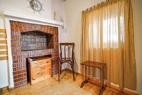 MADAM AFRODİT KONUKEVİ