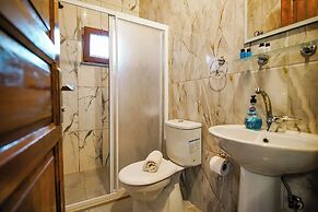 MADAM AFRODİT KONUKEVİ