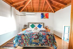 MADAM AFRODİT KONUKEVİ