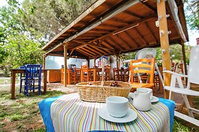 MADAM AFRODİT KONUKEVİ