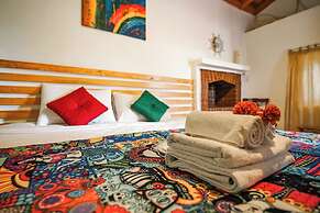 MADAM AFRODİT KONUKEVİ