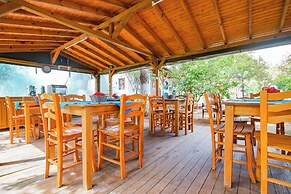 MADAM AFRODİT KONUKEVİ