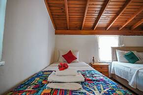 MADAM AFRODİT KONUKEVİ