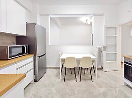 Athens Divas One Paradise