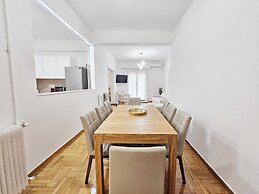 Athens Divas One Paradise