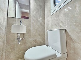 Athens Divas One Paradise