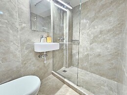 Athens Divas One Paradise