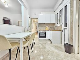 Athens Divas One Paradise