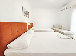 Athens Divas One Paradise