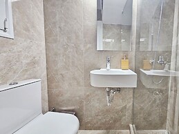 Athens Divas One Paradise