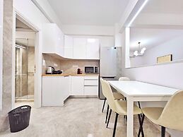 Athens Divas One Paradise