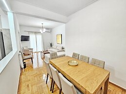 Athens Divas One Paradise