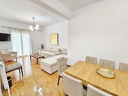 Athens Divas One Paradise