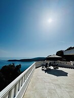 Budva Felix Suits