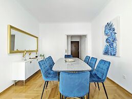 Athens Divas Velvet Gold Suites