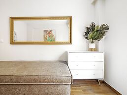 Athens Divas Velvet Gold Suites