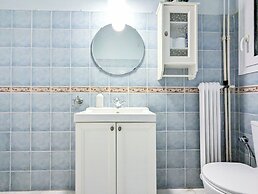 Athens Divas Velvet Gold Suites