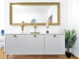 Athens Divas Velvet Gold Suites