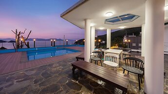 Yeosu Falling in Blue Ocean View Pension