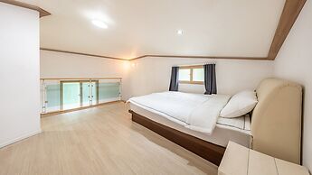 Yeosu Falling in Blue Ocean View Pension
