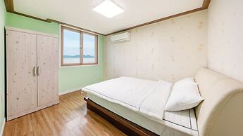 Yeosu Falling in Blue Ocean View Pension