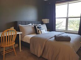 Tuscan Ridge Guesthouse Calgary West