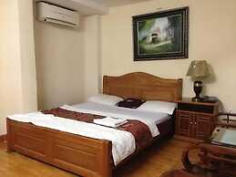 Hoang Gia Hotel 150 Nghi Tam HN-BayLux