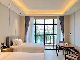 Donghu Resort Hotel