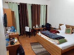 Goroomgo Vijay Mount View Resort Munsyari