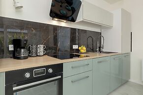 Paraiso Apartment With Pool by Renters
