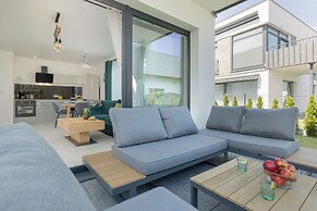 Paraiso Apartment With Pool by Renters