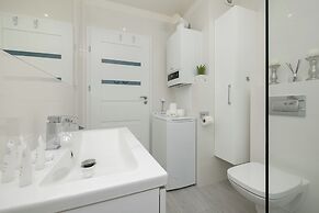 Paraiso Apartment With Pool by Renters