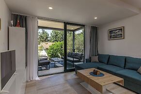 Beachside House Lara