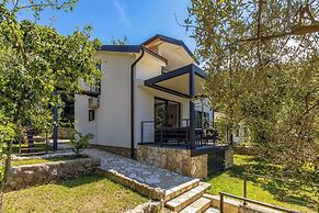 Beachside House Lara