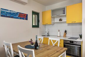 Beachside House Lara