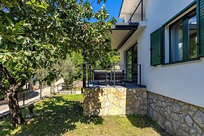 Beachside House Lara