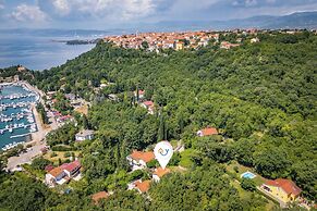 Beachside House Lara