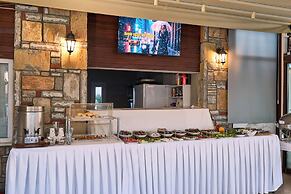 Mia Hill Suites