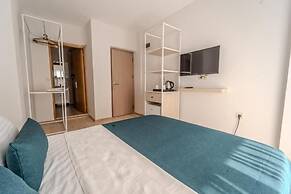 Mia Hill Suites