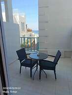 Mia Hill Suites