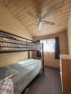 Ahmic Lake Resort's Black Bear Cottage