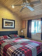 Ahmic Lake Resort's Black Bear Cottage