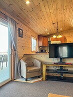 Ahmic Lake Resort's Black Bear Cottage