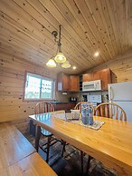 Ahmic Lake Resort's Black Bear Cottage