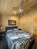Ahmic Lake Resort's Black Bear Cottage