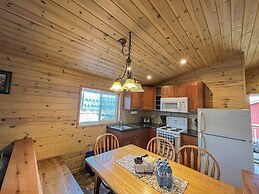 Ahmic Lake Resort's Black Bear Cottage