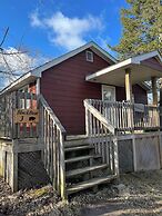 Ahmic Lake Resort's Black Bear Cottage