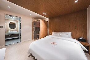 Gridt Hotel
