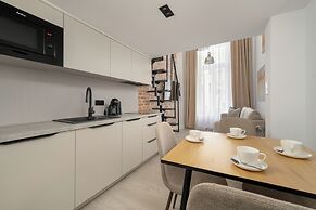 Cozy Apartment for 8 by Renters