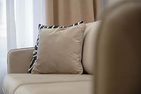 Cozy Apartment for 8 by Renters